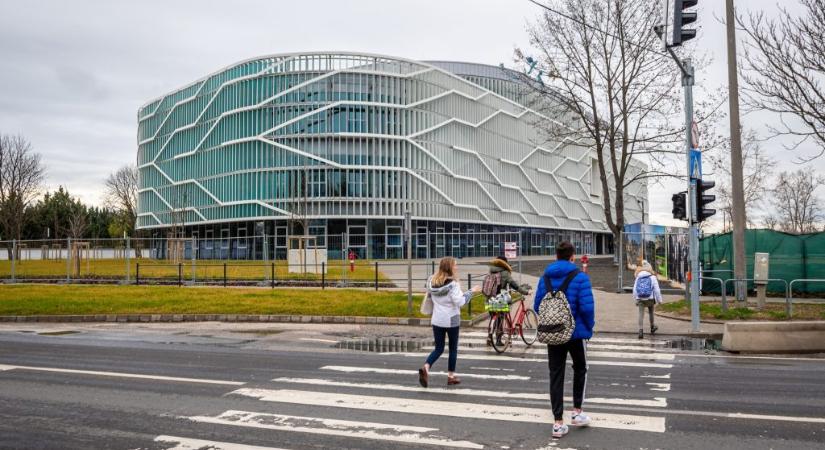 HVG: az MNB-alapítvány visszaadja a kecskeméti egyetemnek a félkész campust