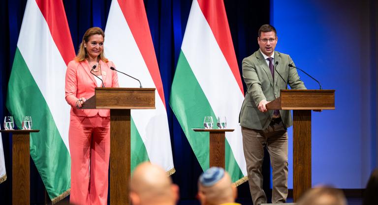 Nagy bejelentésre készülhetnek, már hétfőn Kormányinfót tartanak - Gulyás Gergely és Vitályos Eszter tájékoztatója