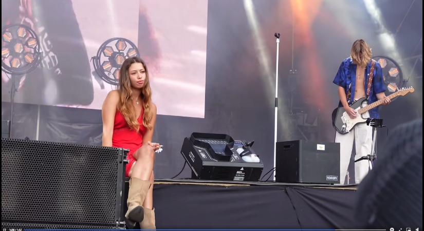 Novák Előd feljelentette Ajsa Lunát, mert nem tetszett neki, ahogy a Himnuszt énekelte
