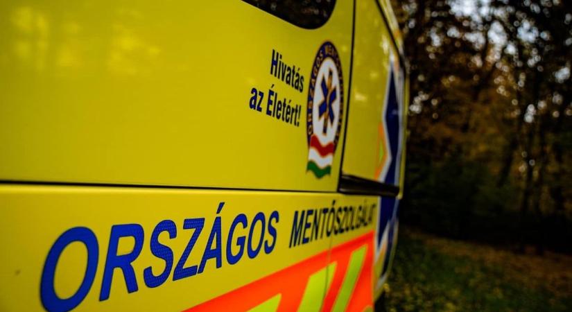 Többen, köztük egy nő súlyosan megsérült a balesetben