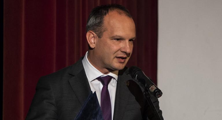 „Annyit mondtak, hogy van rólam egy teljes körű lejárató anyaguk” – erős állításokat tett a lemondott polgármester