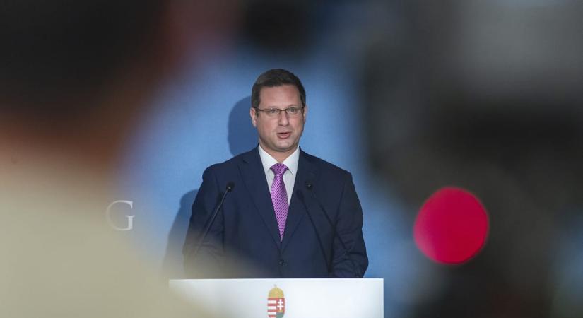 Gulyás Gergely szerint mindenki magának fizette az Orbánnal közös magángépes útját Horvátországba, ezért a bérlés ára magánügy