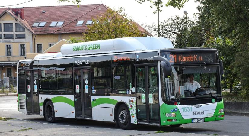 Végleg letette a kormányt a 21-es busz sofőrje