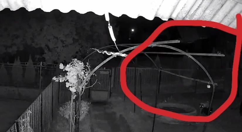 „Éreztem, hogy van ott valaki” - drámai videón, ahogy egy szellem kísérti a családot