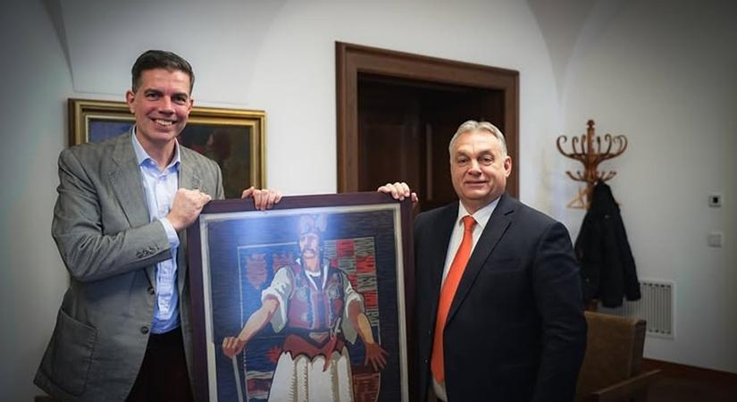 Megtalálták a nehezéket a Fidesz kampányában, távozott Orbán alapembere