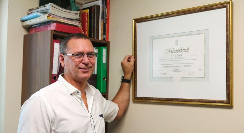 1985-ben besétált a Napsugár bisztróba a kis Árpi – 40 éve vendéglátós Bittó Árpád – galériával