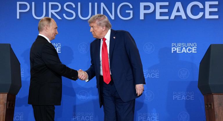 Trump ismét telefonált Putyinnal: Jót beszélgetek vele, aztán becsapódik egy bomba Kijevben
