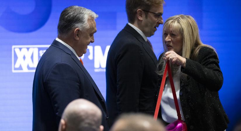 Schmidt Máriáék mossák kezeiket: nekik ahhoz semmi közük, hogy Orbán az ő repülőjükkel ment nyaralni