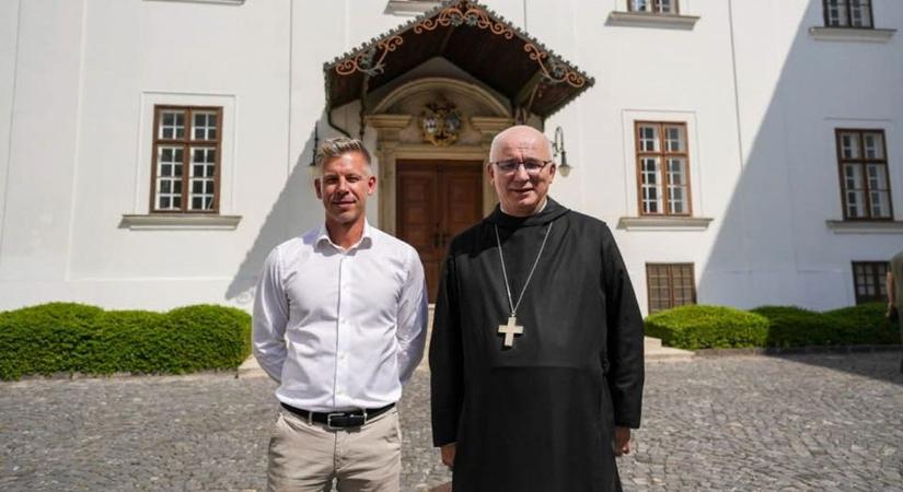 Júdáshoz hasonlította a katolikus egyházat a Válasz Online újságírója – csak hogy Magyar Pétert dicsérhesse