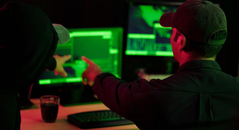 Deepfake videóval csaptak be egy idős férfit - negyedét bukta a nyugdíjának