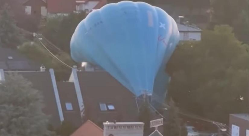 Kényszerleszállást hajtott végre egy hőlégballon Debrecen lakóövezetében