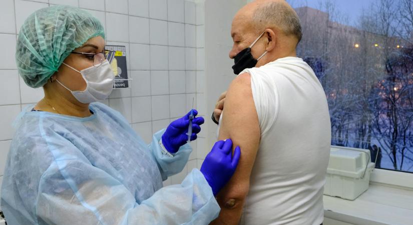 Az oroszok szerint 100 százalékos hatékonyságú a második vakcinájuk