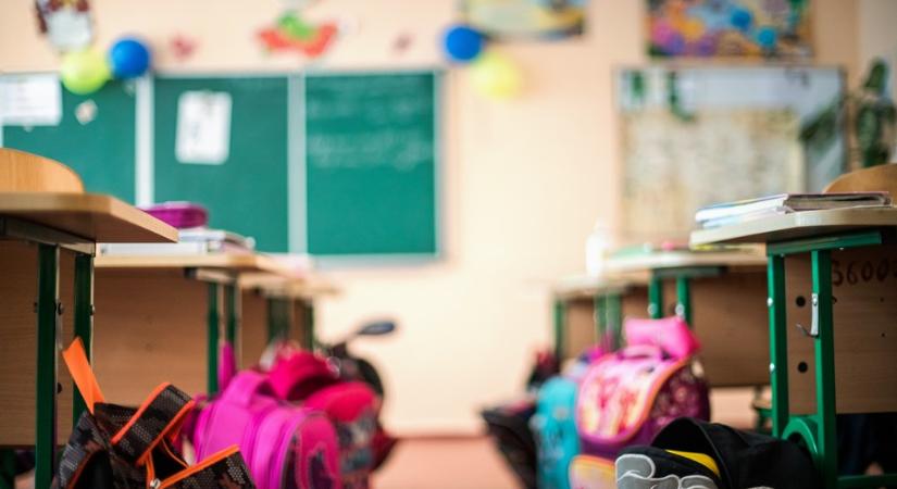 Kevesebb az álláshirdetés, de még mindig 16 ezernél is több tanár hiányozhat az oktatásból