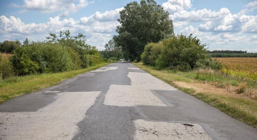 Ezt a futóműved is lájkolja, nemsokára vajpuhán gurulhatsz majd ezeken a hajdú-bihari utakon – videóval