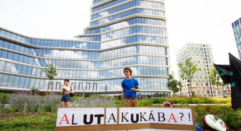 A MOHU még a két évvel ezelőtti alvállalkozói árakon is faragna