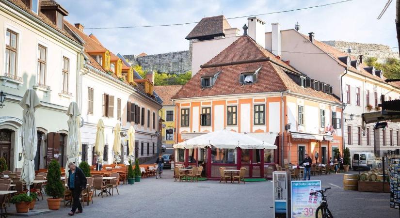 Az AI gasztronómiai listáján nagyot nézünk! - Szerinte ezek Eger legjobb éttermei