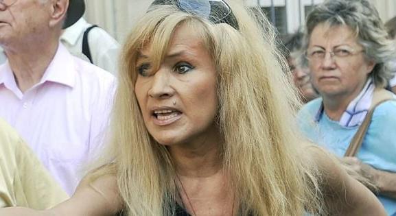 „Szégyen, gyalázat a produkció” – Bíró Ica kíméletlenül nekiment Ajsa Lunának a botrányos Himnusz-éneklése miatt