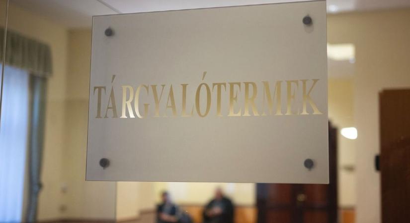 Olyan jól sült el az apa-fia program, hogy a debreceni bíróságon magyarázkodhatnak miatta