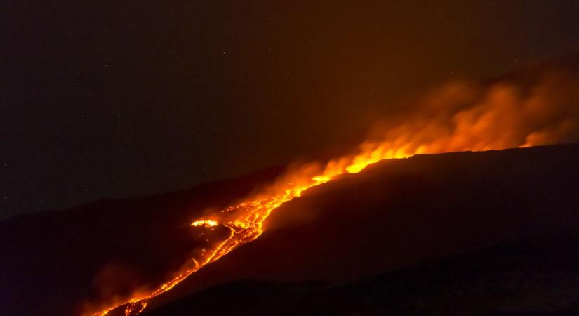 Ismét kitört az Etna – hamufelhő borítja Szicíliát (videó)