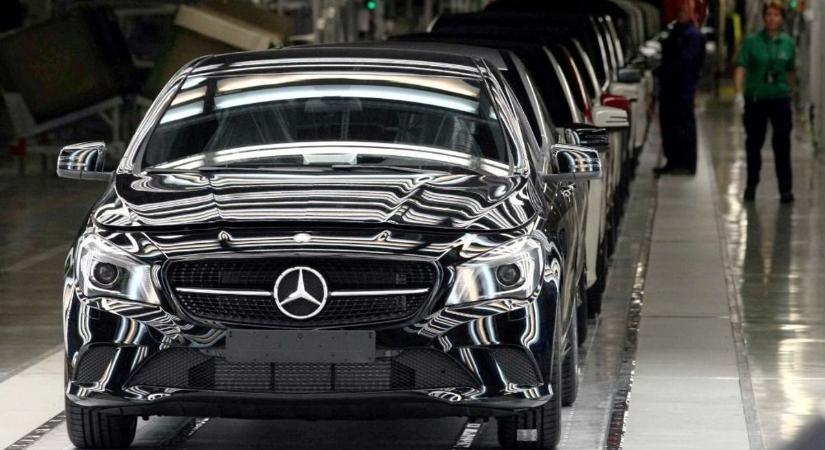 Sötét felhők gyülekeznek – 350 millió dollárnyi Nissan-részvénytől válik meg a Mercedes-Benz
