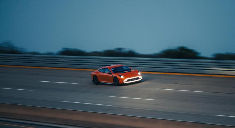 Több mint ötezer kilométert ment 24 óra alatt a Mercedes-AMG elektromos szuperautója