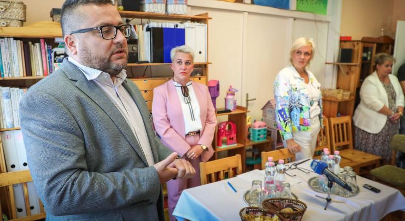 Bajusz Gábor az óvodáról: A csontvázak folyamatosan esnek ki
