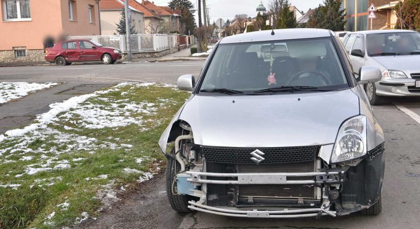 Peugeot-nak perdített egy Renault-t a figyelmetlen sofőr Suzukija Szombathelyen