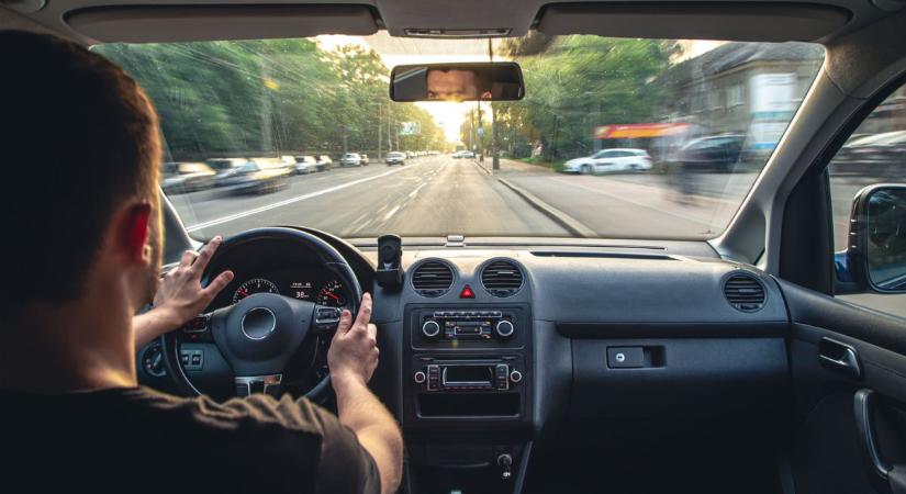Ismét rengetegen lépték át a sebességhatárt, az egyik sofőr 190-nel száguldozott
