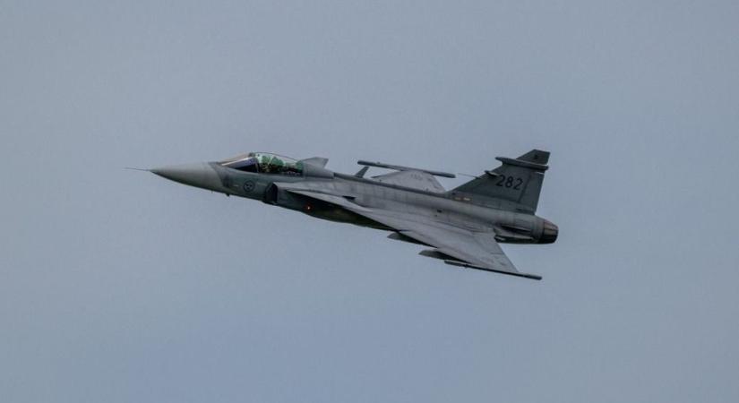 Balti misszió: így néz ki egy Gripen éles bevetése a kabinból – videóval