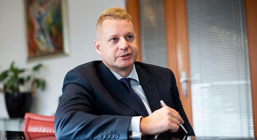 Európa jövőjét a jövőtlenségében elemzi Tóth Máté energiajogász