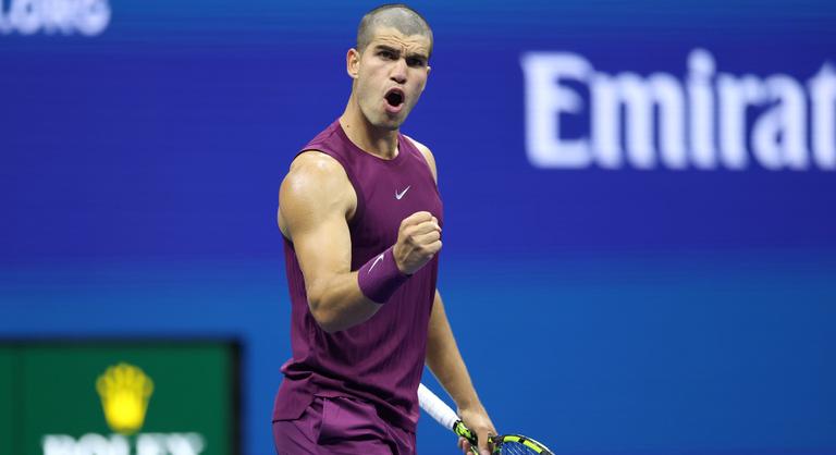 A kopaszra borotvált Carlos Alcaraz berúgta az ajtót a US Openen