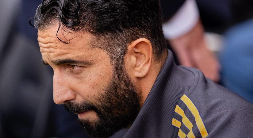 Őrült fordulat, Rúben Amorim eladja a Manchester United legféltettebb kincsét