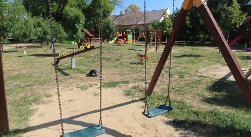 Szegvár lakói fellélegezhetnek: korszerűbb utak és biztonságosabb terek várnak rájuk
