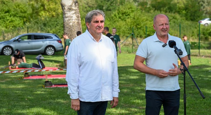 Egyre bővül a honvédelmi táborokban részt vevő diákok létszáma – közölte Simicskó István