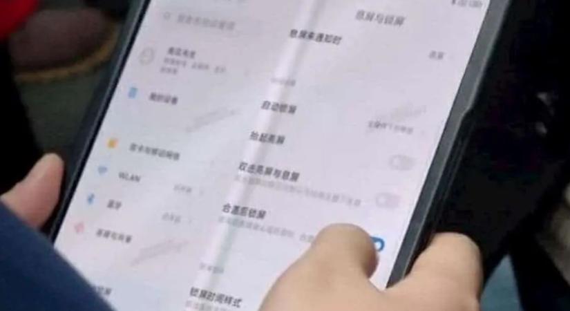 Lesifotókon a Xiaomi hajlítható “telefonja”