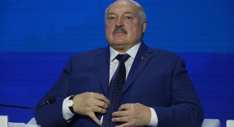 „Még az agyamba is benéztek” – Aljakszandr Lukasenka teljes körű egészségügyi kivizsgáláson esett át