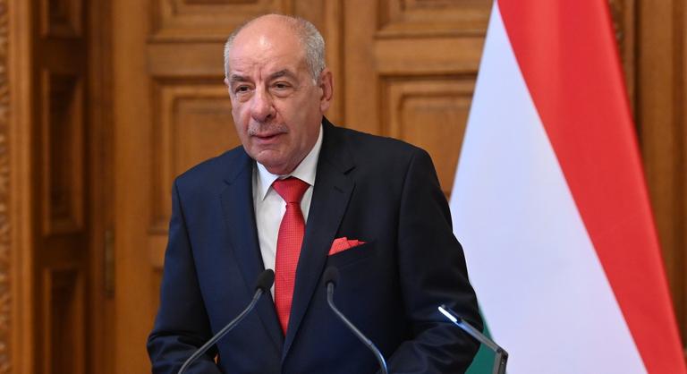 A Sándor-palota biztonsági garanciákat hoz létre Sulyok Tamás módosított Facebook-posztja miatt