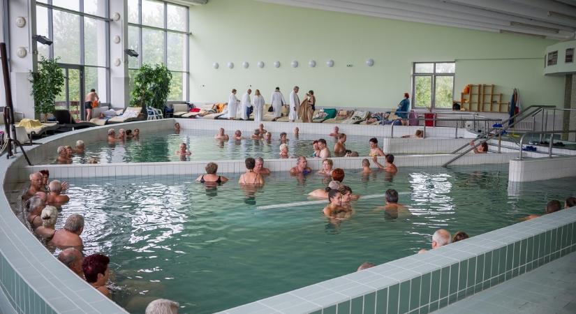 Egy hazánkban is gyakori gyógyvíz titka: a bőrben raktározódik, és napokig hat