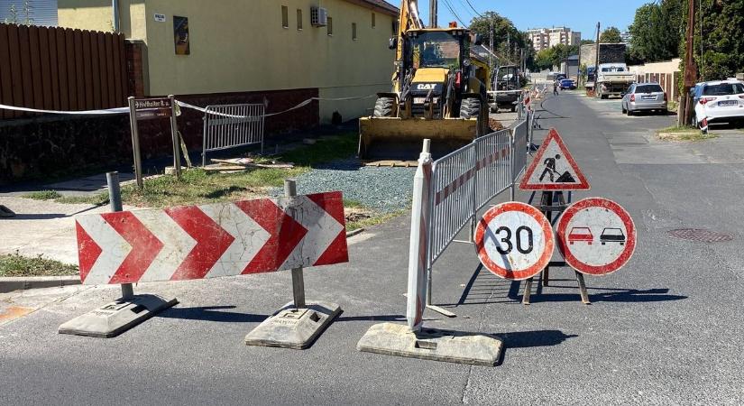 Újabb forgalomkorlátozás, ám jó hír, hogy itt is elvezetik a csapadékvizet (galéria)