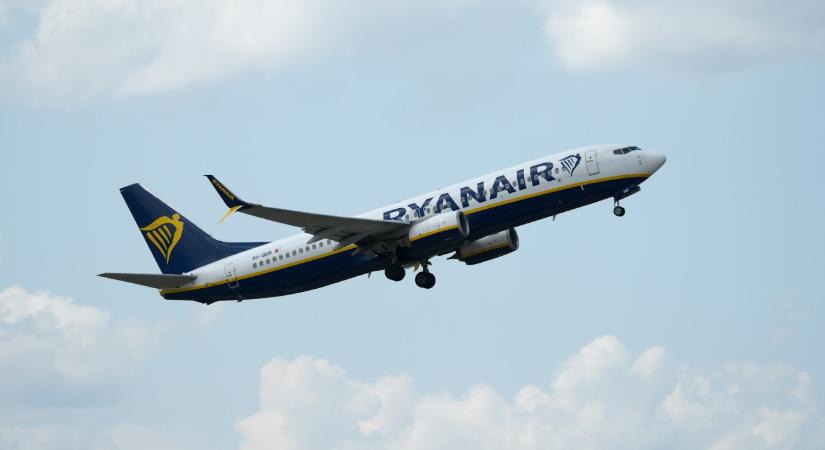 Pánik tört ki a Ryanair gépén, a járatnak vissza kellett fordulnia