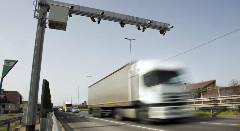 Több tucat új fix traffipaxot telepítenek Budapesten