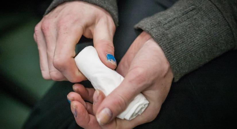 Menstruációs szegénység: betétautomatával rukkolt ki Józsefváros