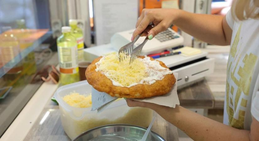 Titkos, családi lángos recept hozta lázba Szegedet – galériával, videóval