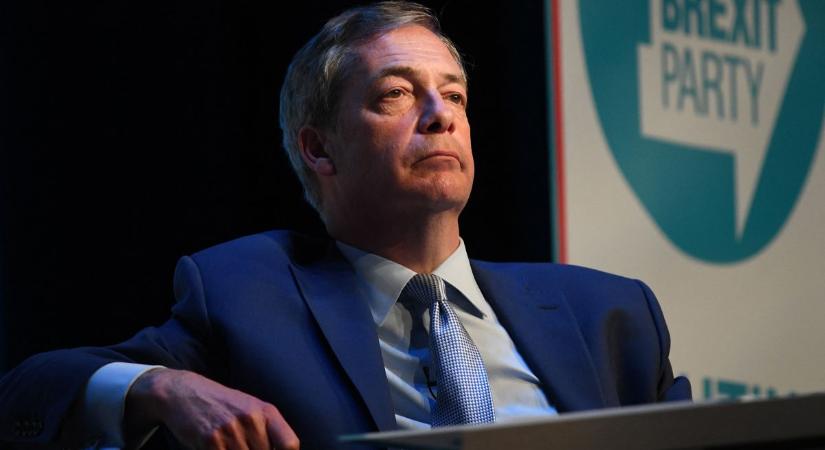 Nigel Farage-ék több százezer migránst deportálnának – ekkora összeget szánnak rá