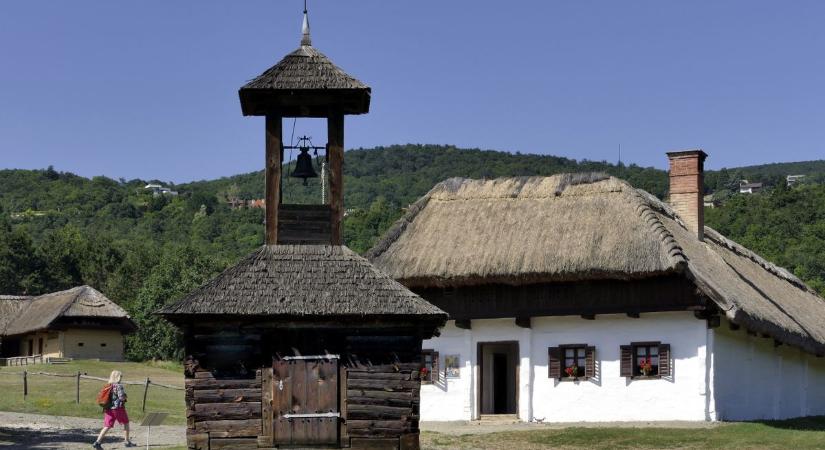Itt a Tisza Párt propagandalapjának új kiadása, a tartalomban: Magyar Péter és Magyar Péter