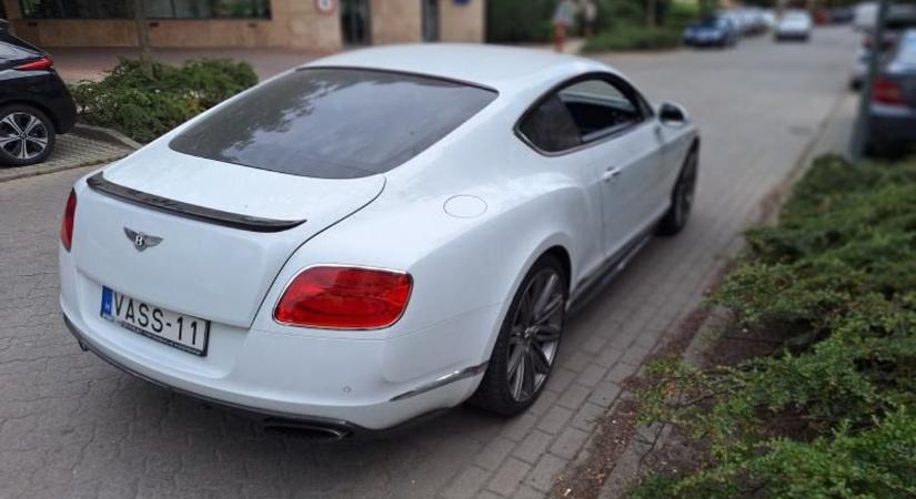 Új iPhone féláron, egy szobányi zsákbamacska és egy luxus Bentley a NAV árverésén