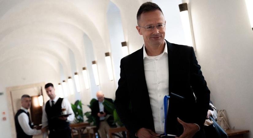 Szijjártó Péter üzent a Fradi-szurkolóknak a bakui meccs előtt