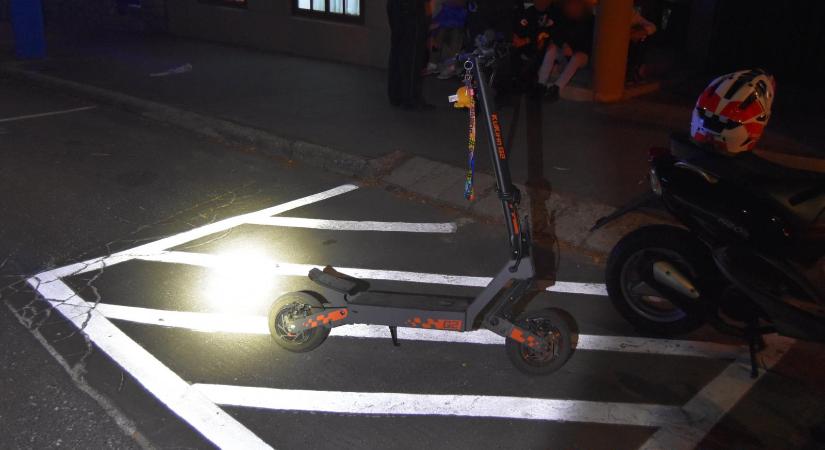Életveszélyes sérülésekkel vittek kórházba egy elektromos rollerrel balesetet szenvedő 13 éves lányt