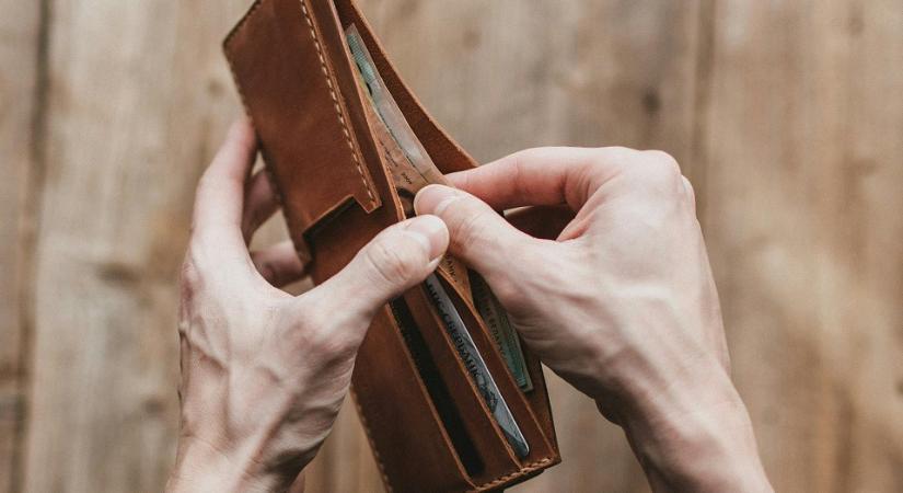 Csak két nemzetgazdasági ágban haladta meg az 1 millió forintot a bruttó átlagkereset 2025 júniusában