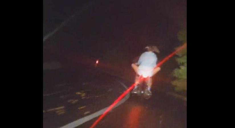 Nem jár büntetőpont ezért az óriási felelőtlenségért, de jókora bírság igen (VIDEÓ)